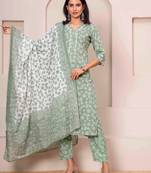 Green floral printed pure cotton kurta set for women