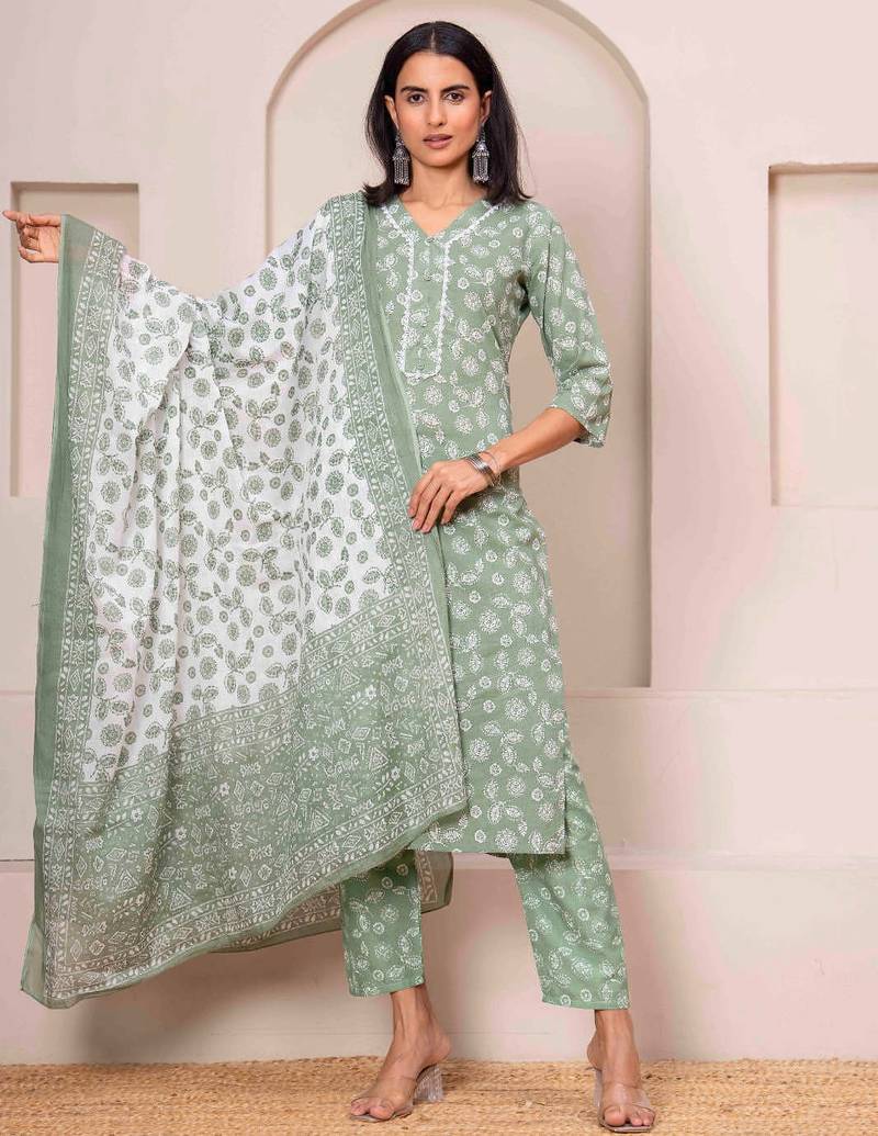 Green floral printed pure cotton kurta set for women