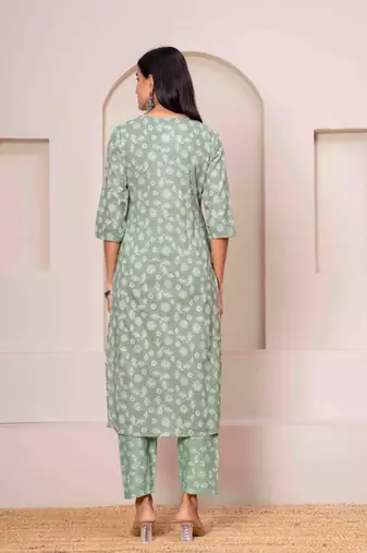 Green floral printed cotton kurta set for women