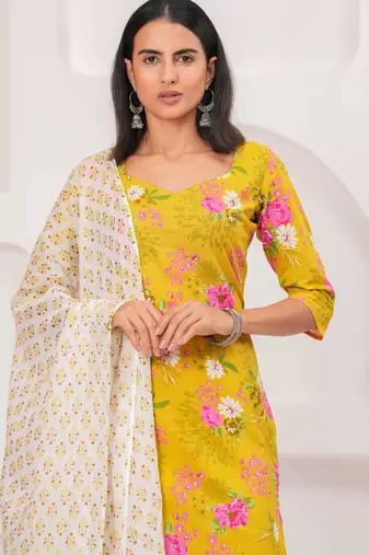 Yellow floral printed cotton kurta set for women