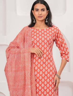 Pink floral printed pure cotton kurta set for women 4