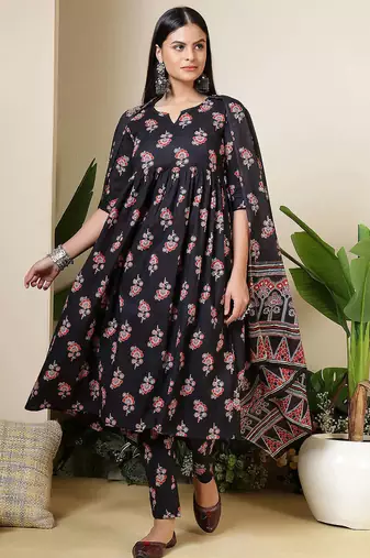 Black floral printed pure cotton kurta set for women