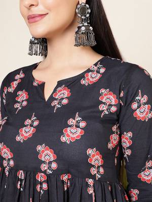 Black floral printed pure cotton kurta set for women 3
