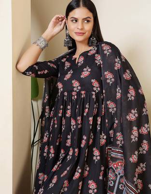 Black floral printed pure cotton kurta set for women 4