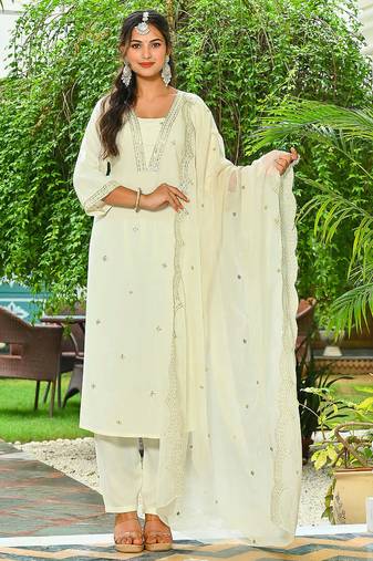 Off white embroidered viscose rayon kurta set for women