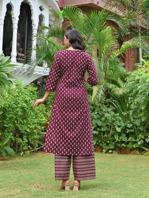 Burgundy floral printed pure cotton kurta set for women 2