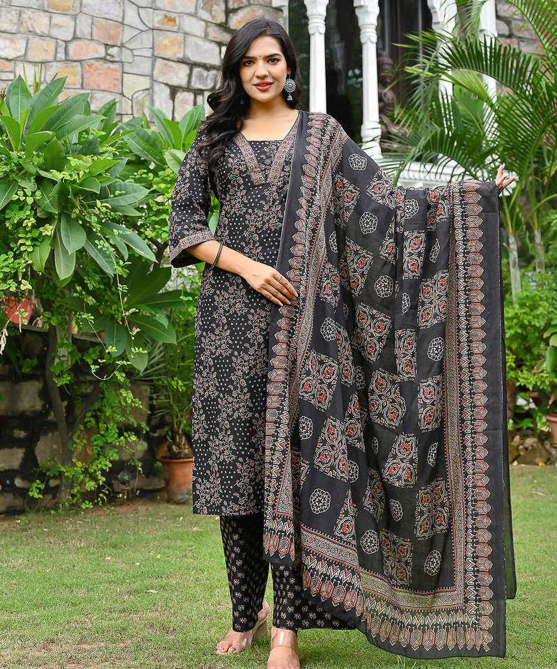 Black floral printed pure cotton kurta set for women