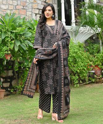 Black floral printed pure cotton kurta set for women 3