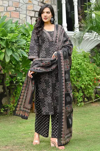 Black floral printed cotton kurta set for women