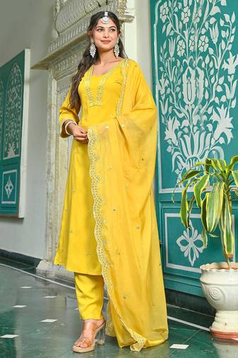 Yellow embroidered viscose rayon kurta set for women