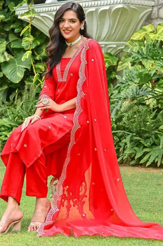 Red embroidered viscose rayon kurta set for women