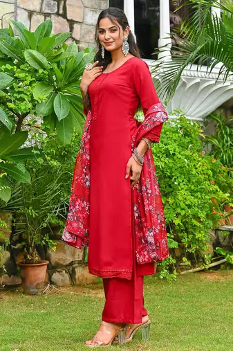 Maroon solid pure cotton kurta set for women