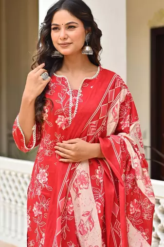 Red floral printed pure cotton kurta set for women
