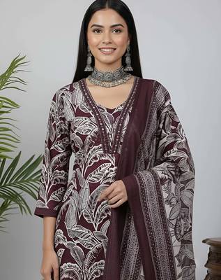 Burgundy floral printed pure cotton kurta set for women 3