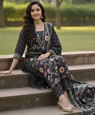 Black floral printed pure cotton kurta set for women 5