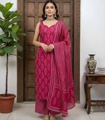 Pink floral printed pure cotton kurta set for women