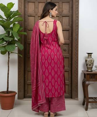 Pink floral printed pure cotton kurta set for women 2