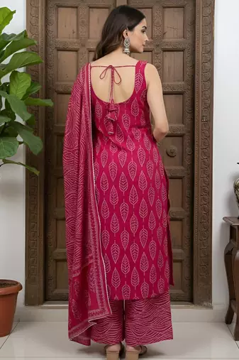 Pink floral printed cotton kurta set for women