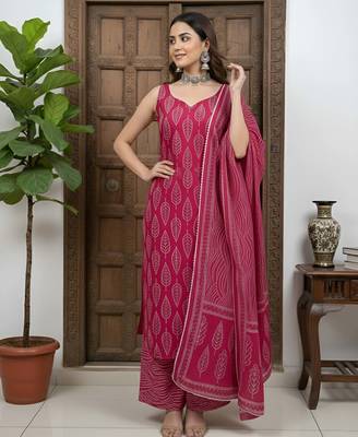 Pink floral printed pure cotton kurta set for women 3