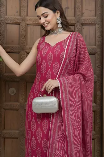 Pink floral printed cotton kurta set for women
