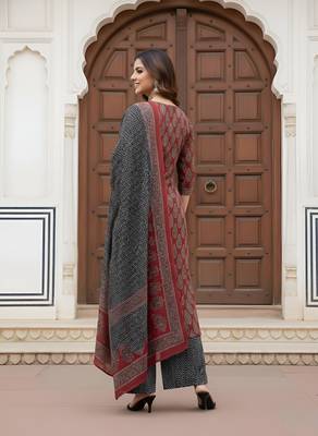Maroon floral printed pure cotton kurta set for women 2