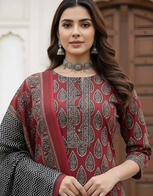 Maroon floral printed pure cotton kurta set for women 4
