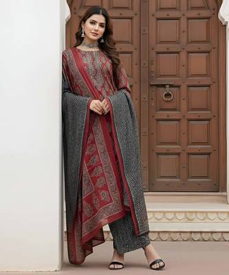 Maroon floral printed pure cotton kurta set for women 5