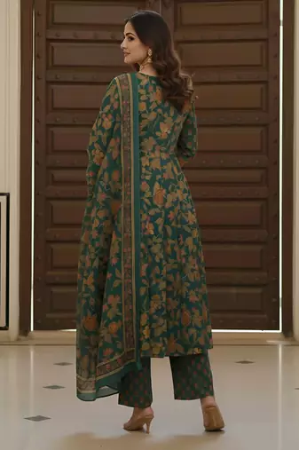 Green floral printed cotton kurta set for women