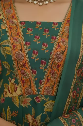 Green floral printed cotton kurta set for women