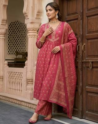 Pink floral printed pure cotton kurta set for women 5