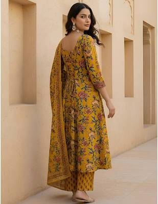 Yellow floral printed pure cotton kurta set for women 2