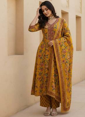 Yellow floral printed pure cotton kurta set for women 3