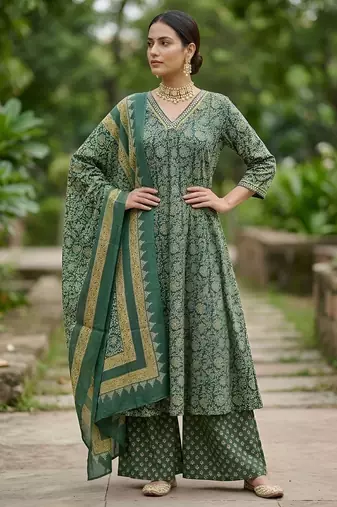 Green floral printed cotton kurta set for women