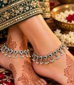 Green mehandi-plated agate stone anklets