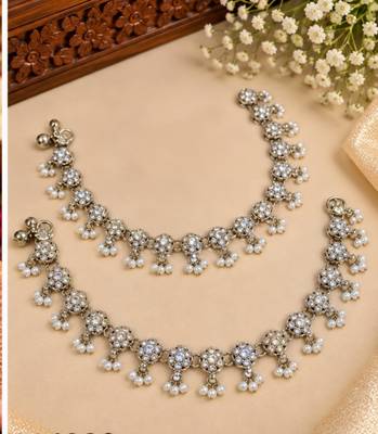 White mehandi-plated agate stone anklets 2