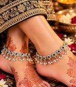 Black mehandi-plated agate stone anklets