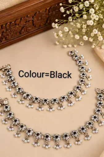 Black mehandi-plated agate stone anklets