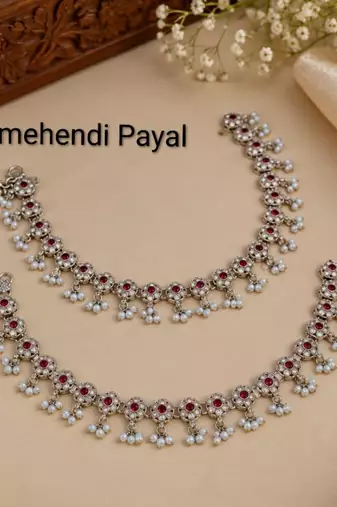Maroon mehandi-plated agate stone anklets