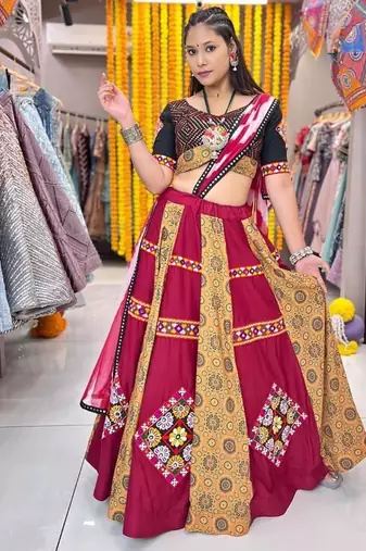 Marron Mirror Navratri Lehenga Choli With Dupatta