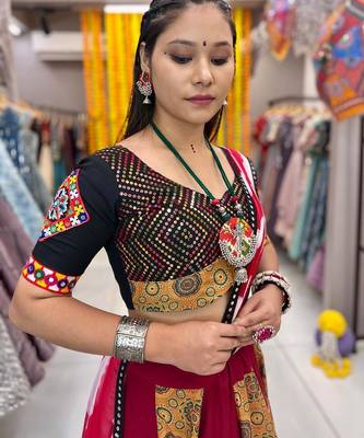 Marron Mirror Navratri Lehenga Choli With Dupatta 2
