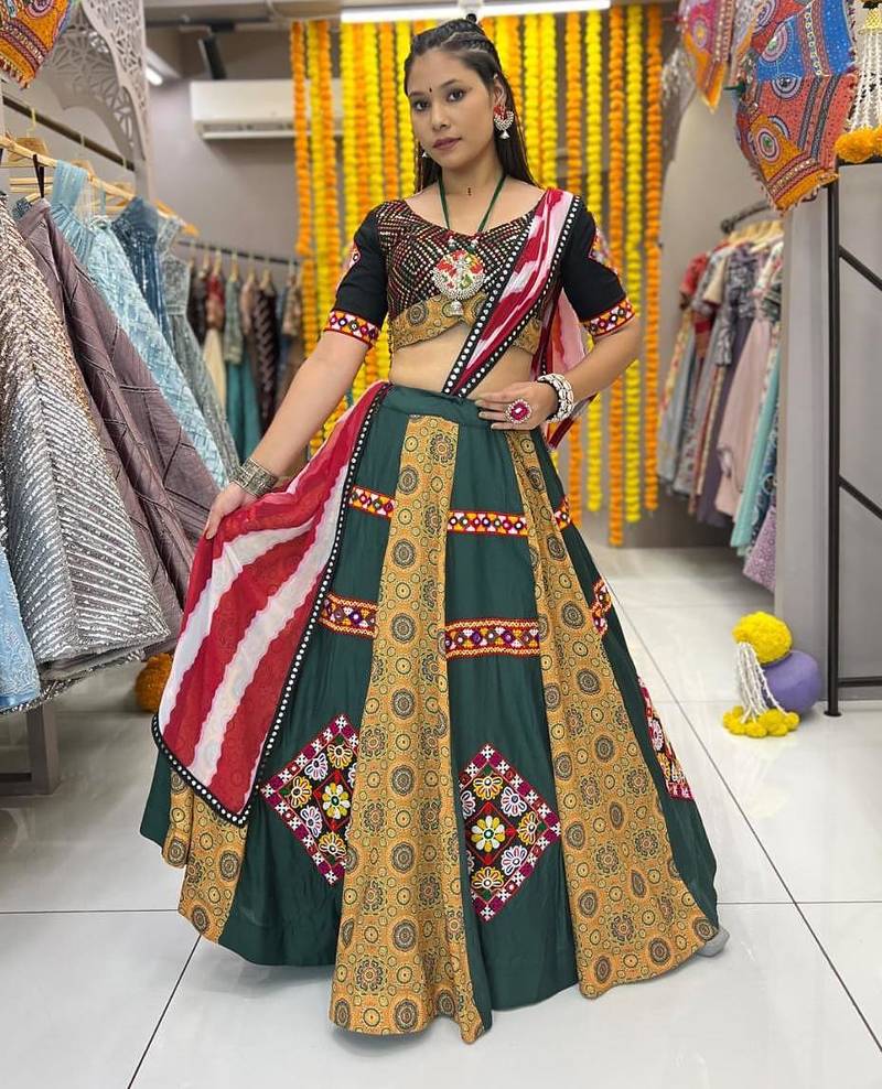 Green Mirror Navratri Lehnega Choli With Dupatta