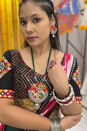 Green Mirror Navratri Lehnega Choli With Dupatta