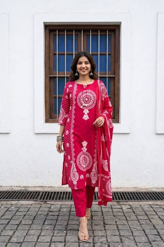WOMEN PURE COTTON PRINTED  BANDHEJ PRINT WITH HAND WORK KURTA WITH PANT AND DUPATTA 