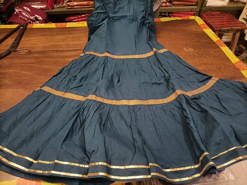 WOMEN COTTON  FIT N FLARED SHORT KURTI WITH SHARARA