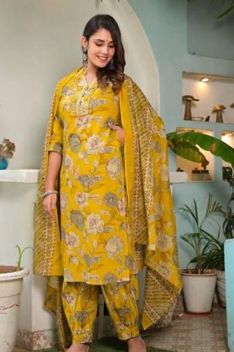 WOMEN PURE COTTON FLORAL PRINT KURTA WITH AFGANI PANT AND DUPATTA 