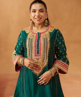 Emerald green chauga kurta with salwar 3