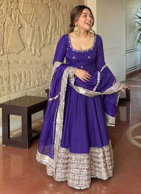 Jambli embroidered anarkali kurta set with pant and dupatta for women 3