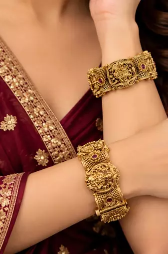 Multicolor copper bangles with bar stone & kundan 