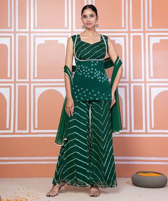 Green bandhani short kurti with inner 1