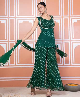 Green bandhani short kurti with inner 3